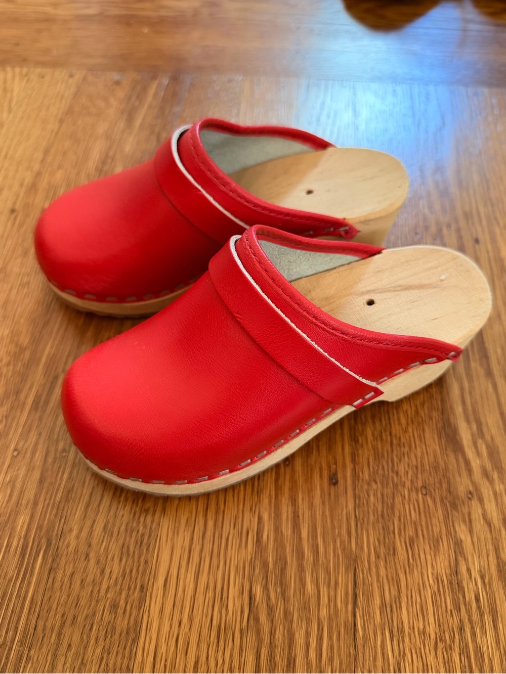 Kids Red Swedish Leather Clogs - Comfortable Slip-On Shoes